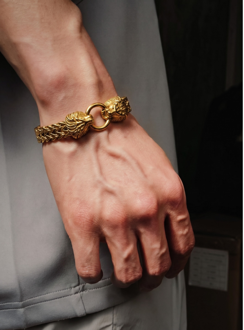 Roar – Cuff