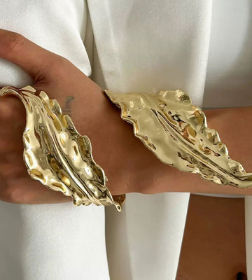 The Last Leaf – Gold Statement Cuff