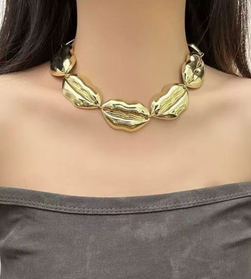 Lipcraft – Chunky Abstract Choker Necklace