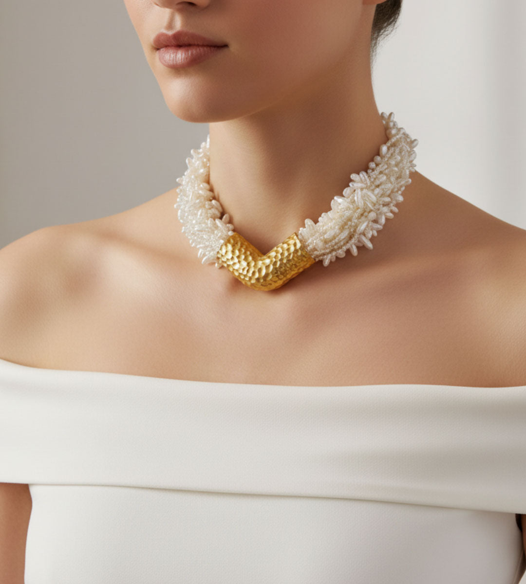 Golden Beehive – Vintage Pearl Necklace