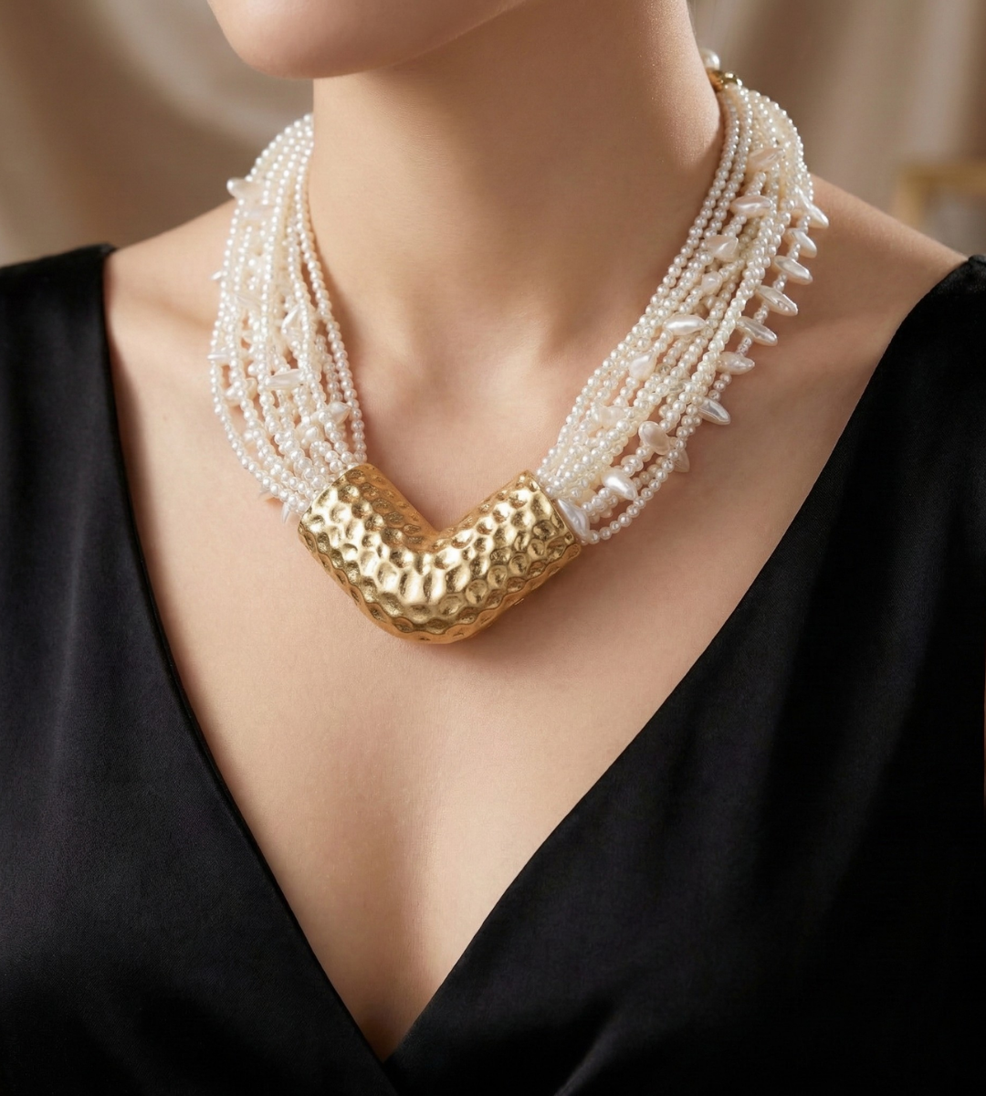 Golden Beehive – Vintage Pearl Necklace