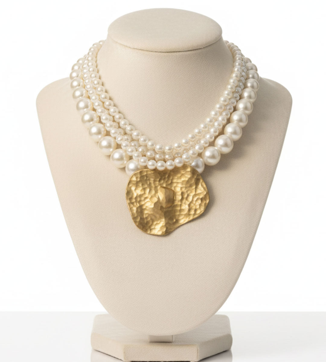 Solpearl – Golden Seashell Statement Necklace