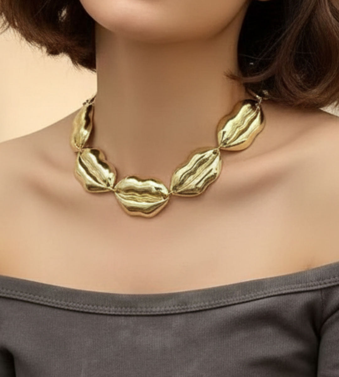 Lipcraft – Chunky Abstract Choker Necklace