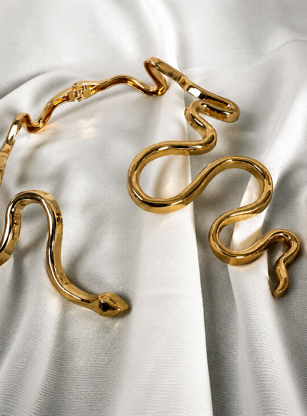 Medyora- Elegant Gold Collar Necklace