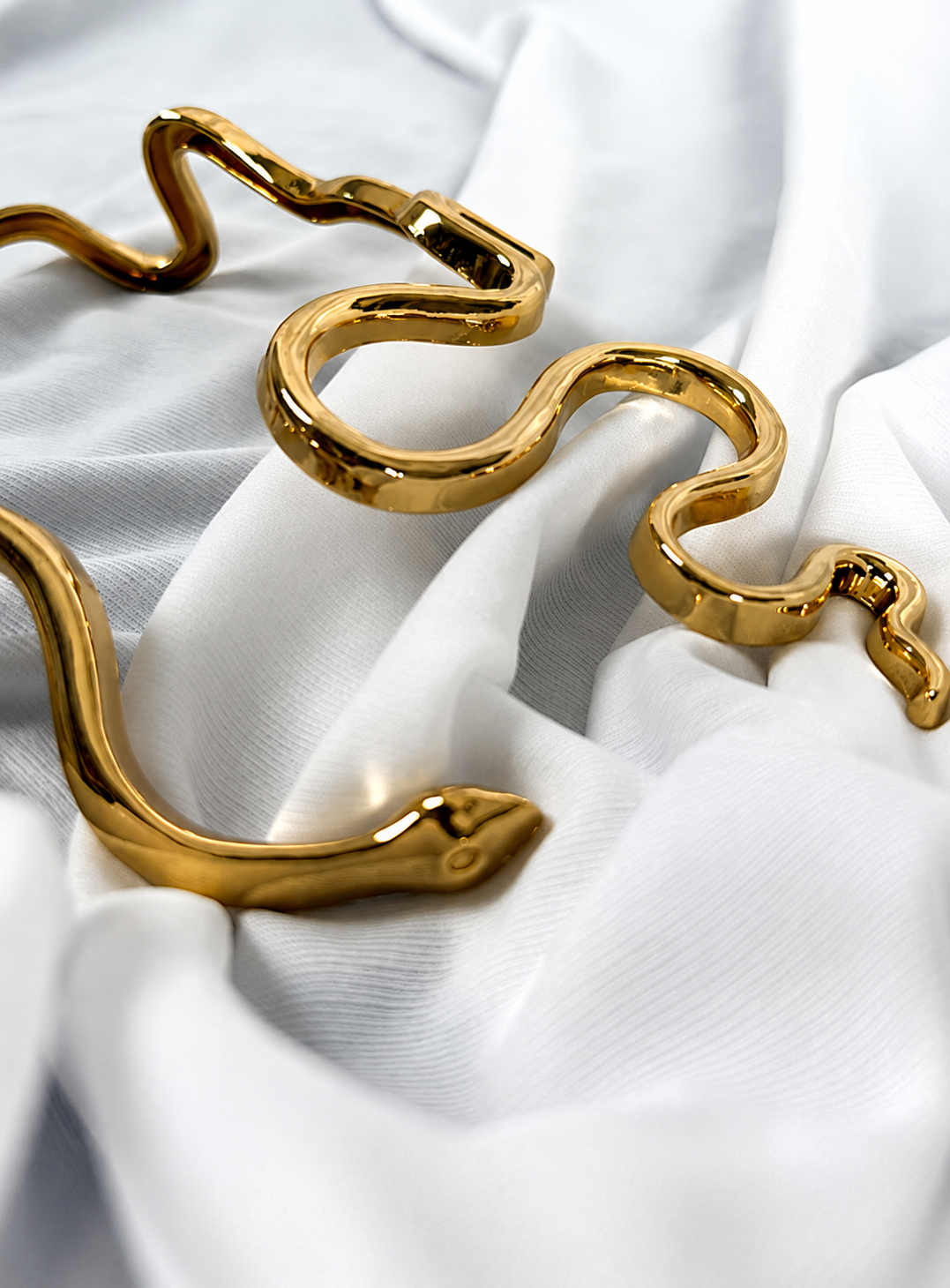 Medyora- Elegant Gold Collar Necklace