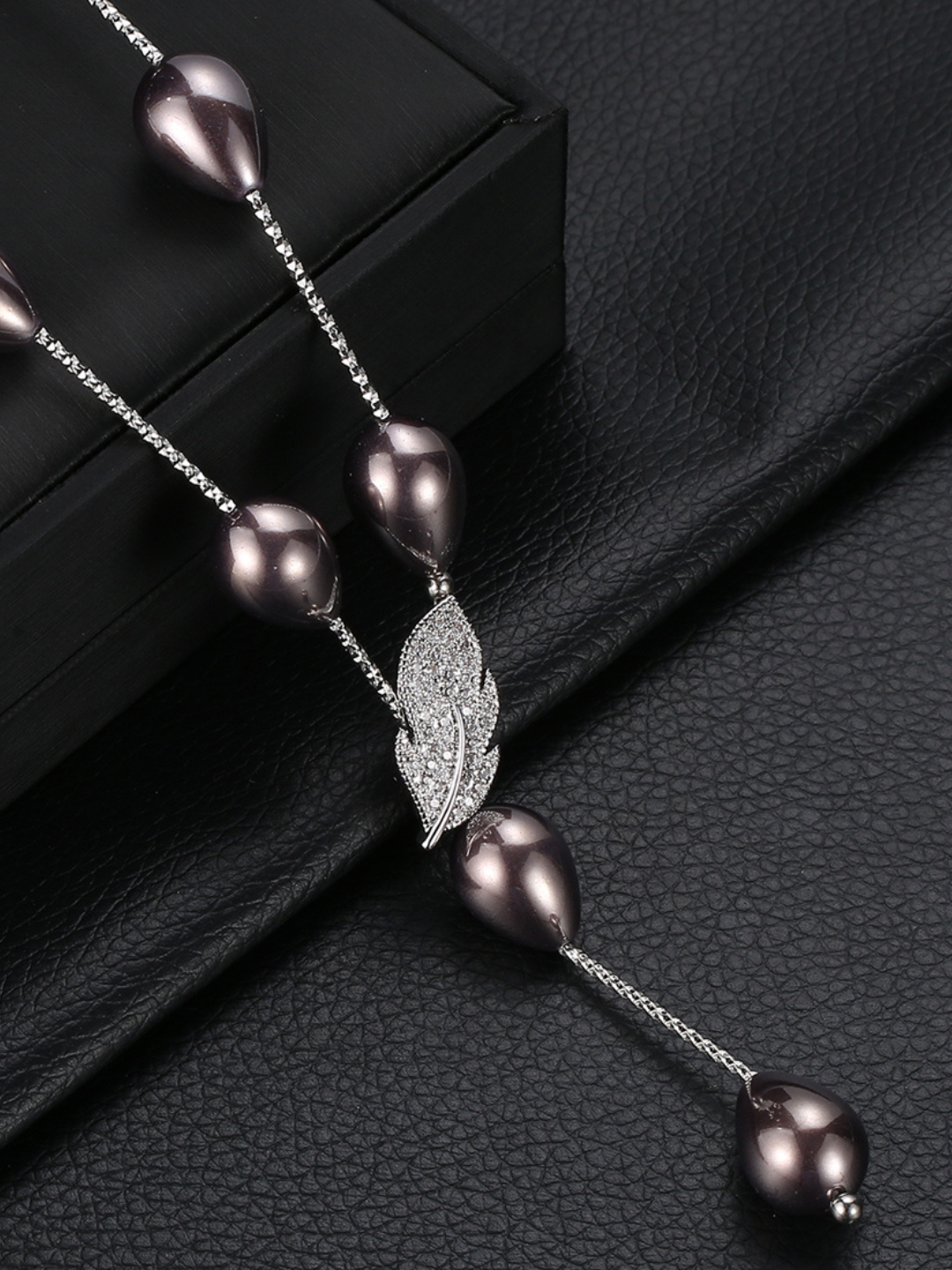 DAHLIA – Rhodium Plated Necklace With Australian Crystals