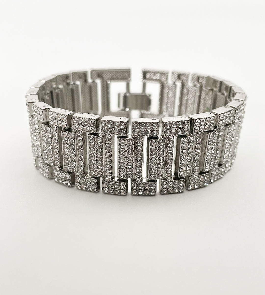 IMPERIAL – Shiny Diamond Studded Bracelet