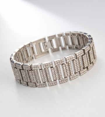 IMPERIAL – Shiny Diamond Studded Bracelet
