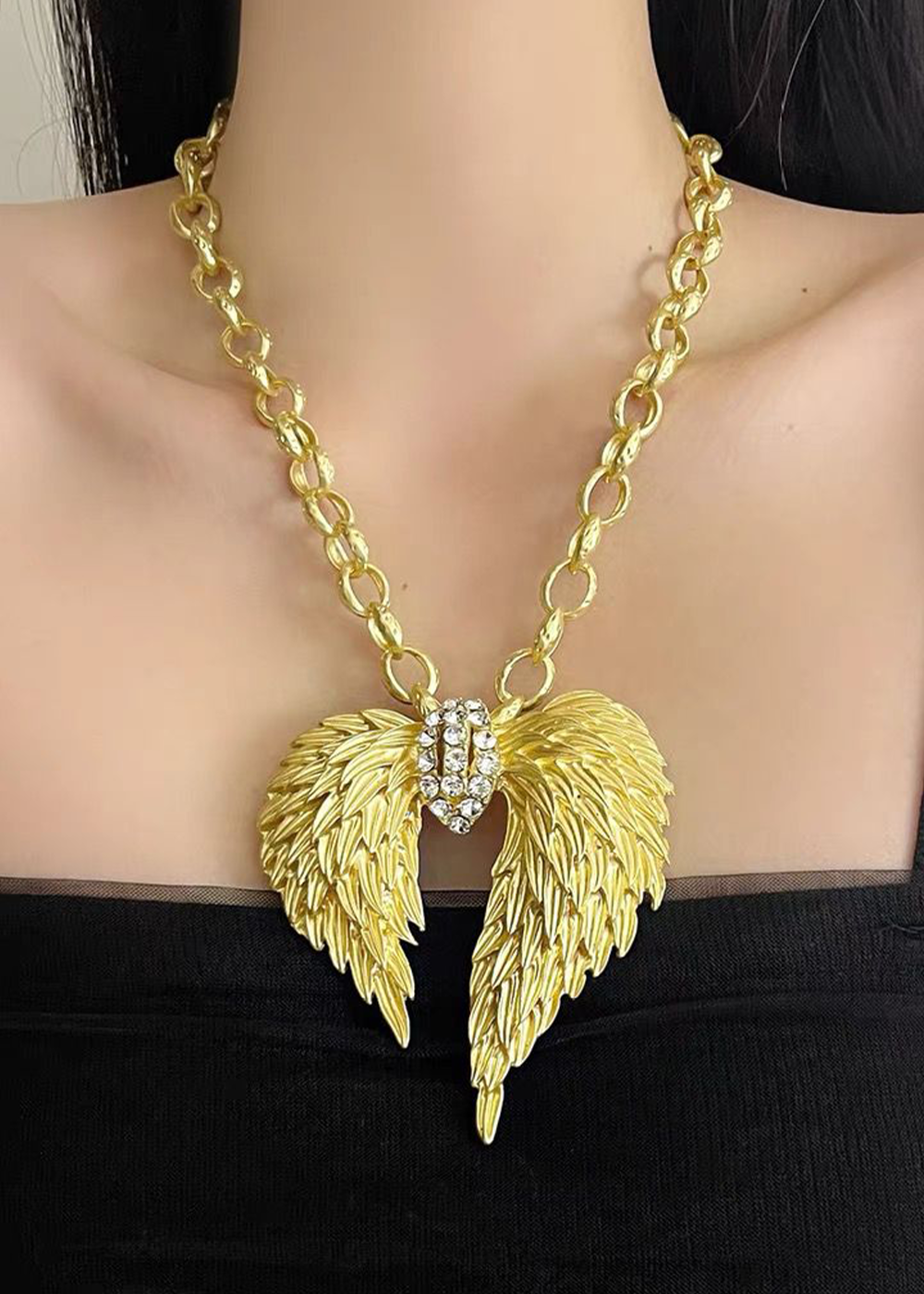 Divina – Angel Wings Necklace