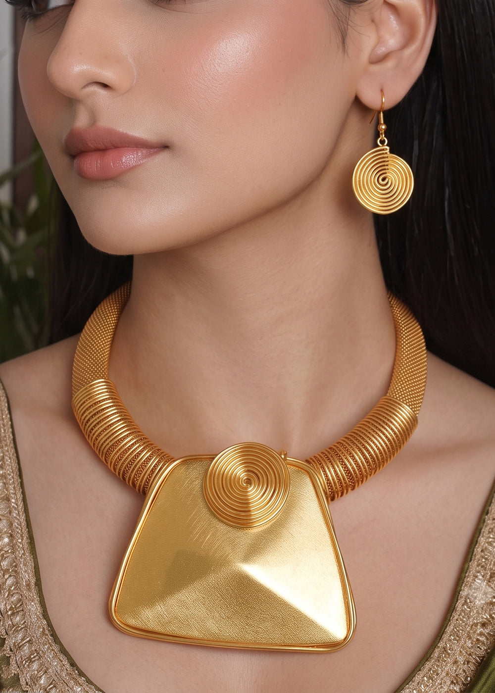 Lustre – Matte Gold Trapezoid Necklace & Earring Set