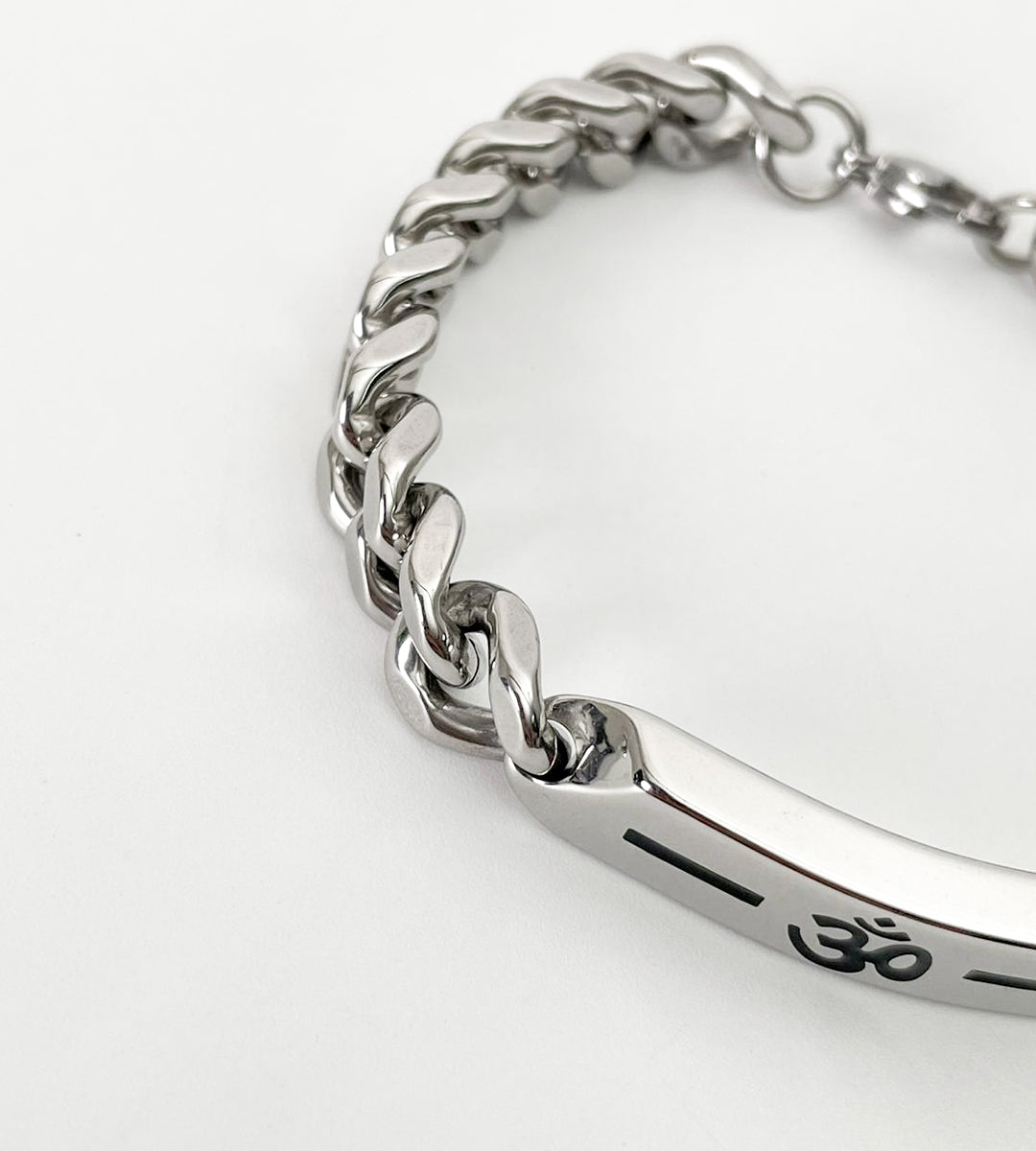 OM – Classic Chain Bracelet
