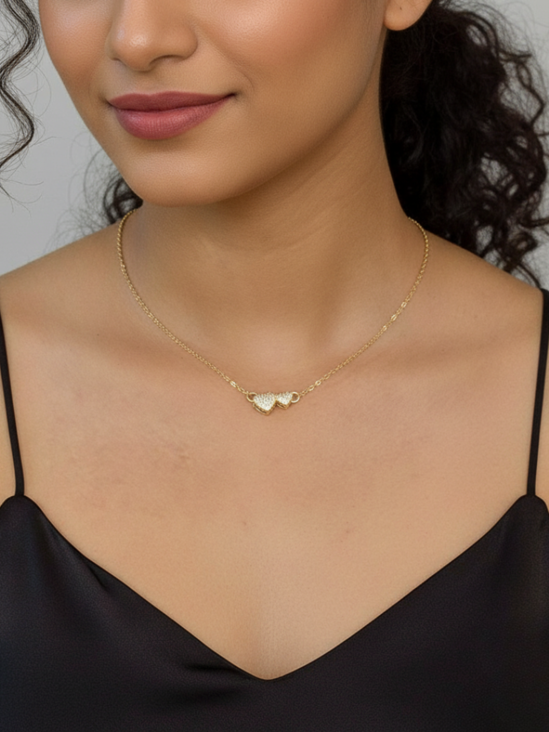 AURELIA- Minimalist Heart-shaped Chain in Oxidized Brass Metal